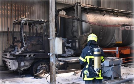 camion citerne feu écurie 