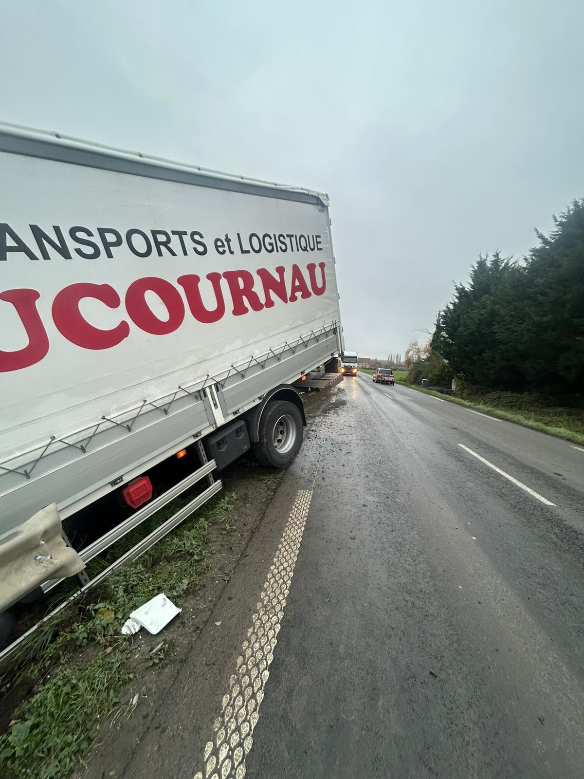 La route était glissante, ce vendredi matin.