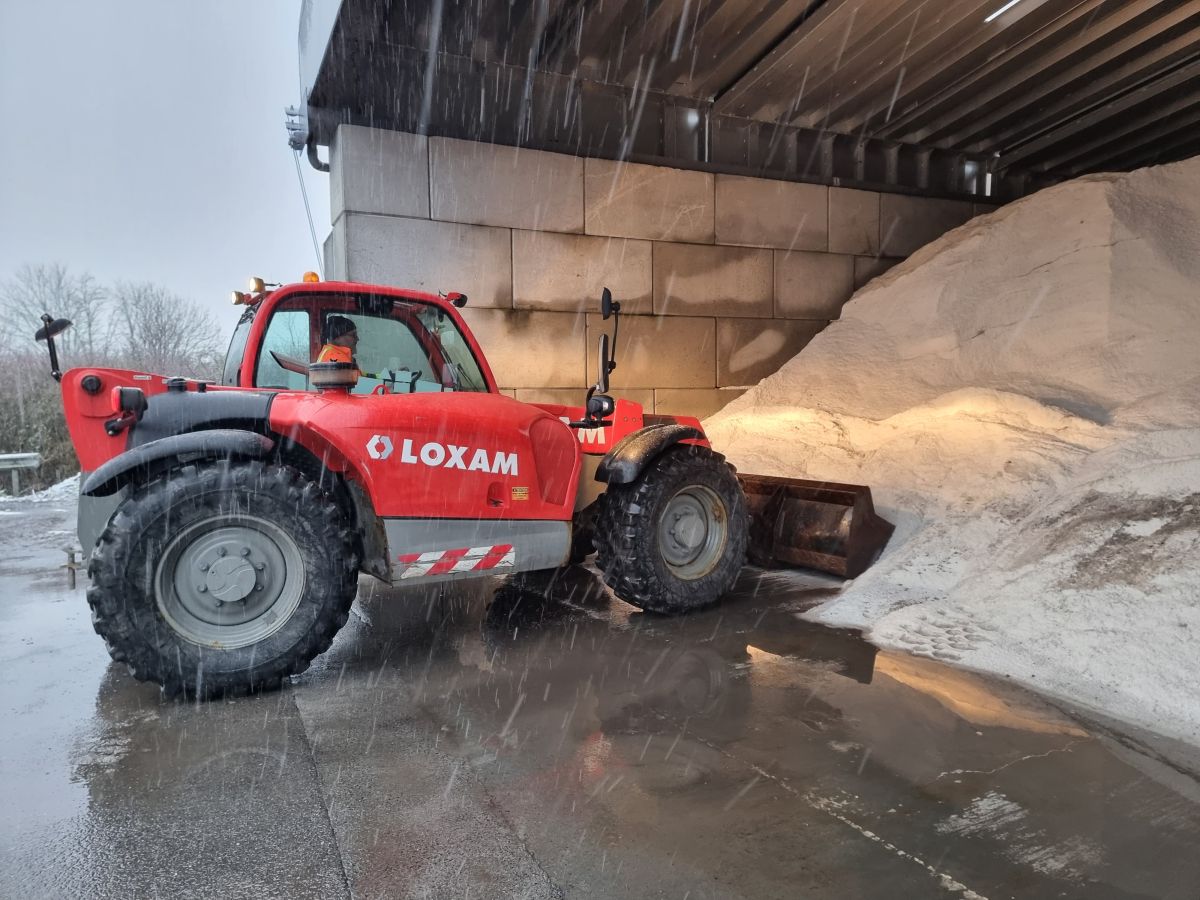 Plusieurs tonnes de sel sont stockés au centre de Dourges