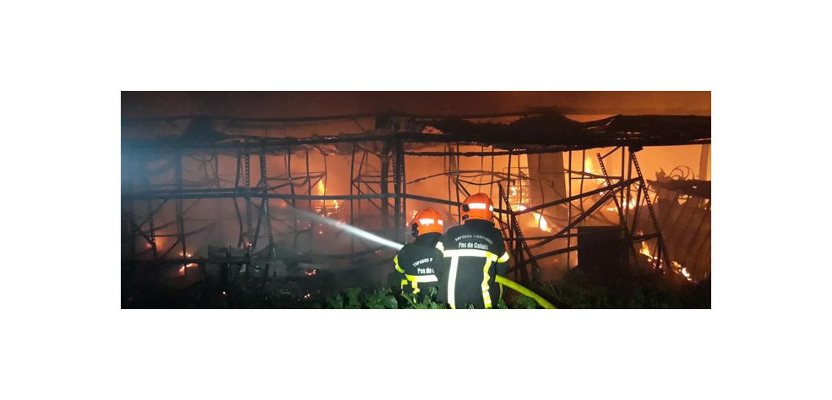 Un hangar de 2 000 m2 ravagé par les flammes et plusieurs habitations évacuées à Chocques