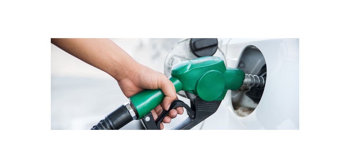 Le prix de l'essence continue de baisser