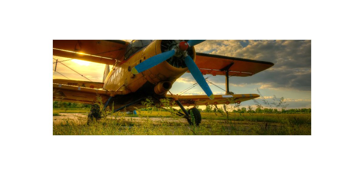 Victime d'une avarie, un aéronef se pose d'urgence dans un champ à Robecq