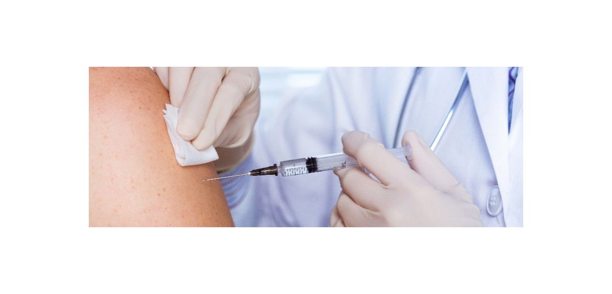 Le niveau de vaccination contre la Covid-19 en Europe est « loin d’être suffisant » pour éviter une résurgence. 