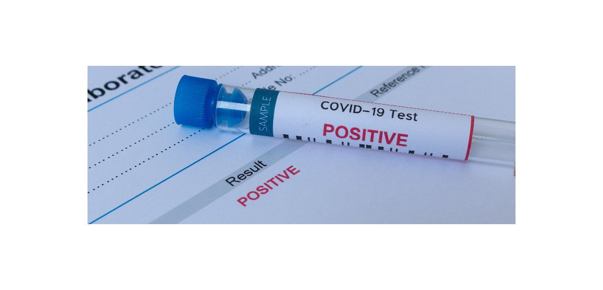 Les personnes contaminées par la Covid-19 devraient pouvoir récupérer leur attestation de test positif