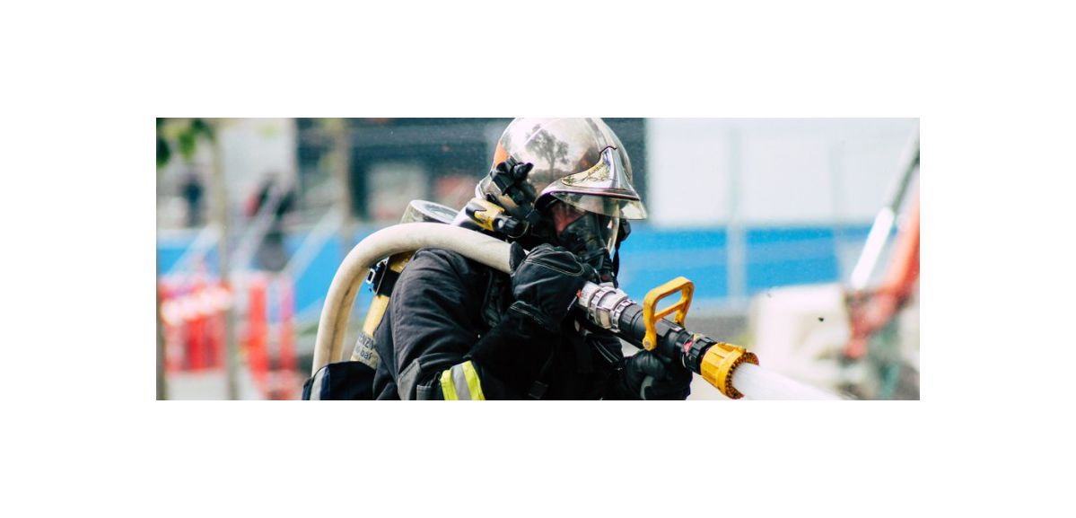 Gros déploiement de pompiers, ce samedi à Arras, pour un incendie au café-tabac Chez Paul