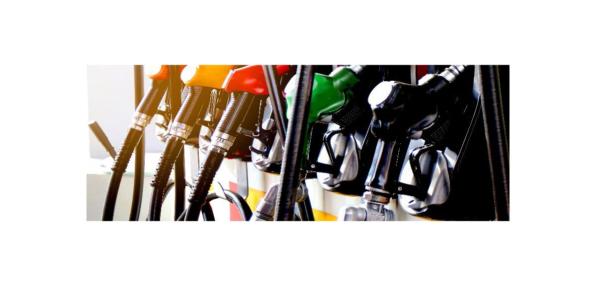 Vers une baisse des prix à la pompe après une chute du cours du baril de pétrole 