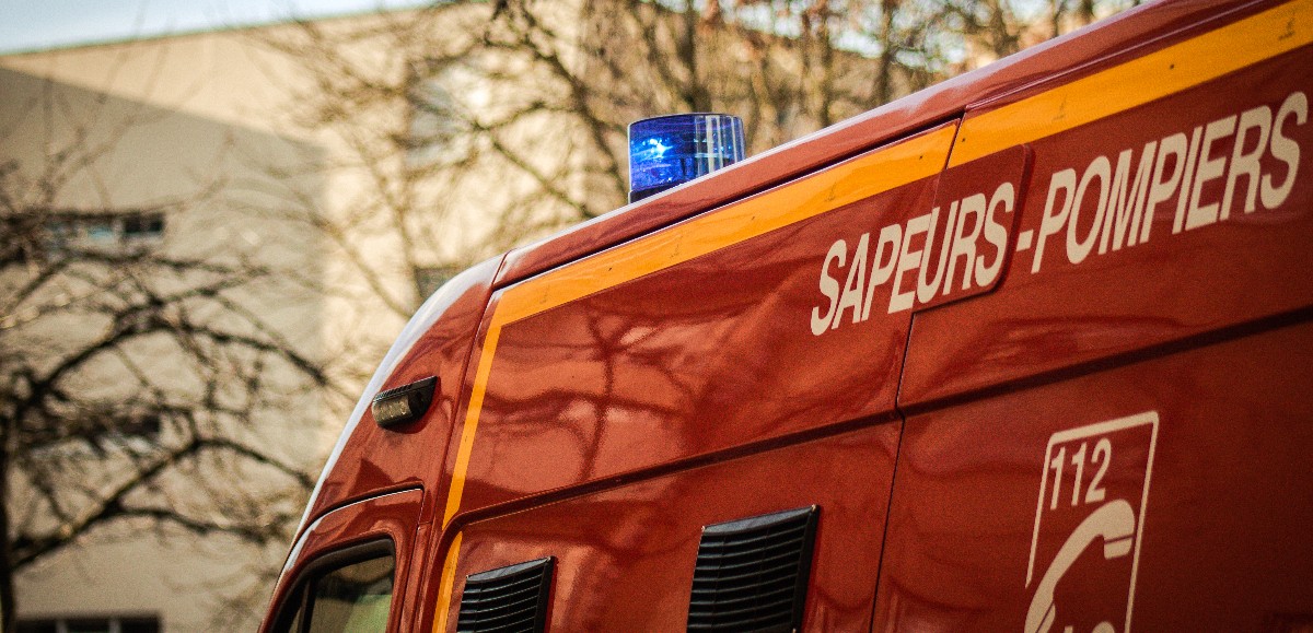 Un mort après un accident impliquant une ambulance à Berles-Monchel