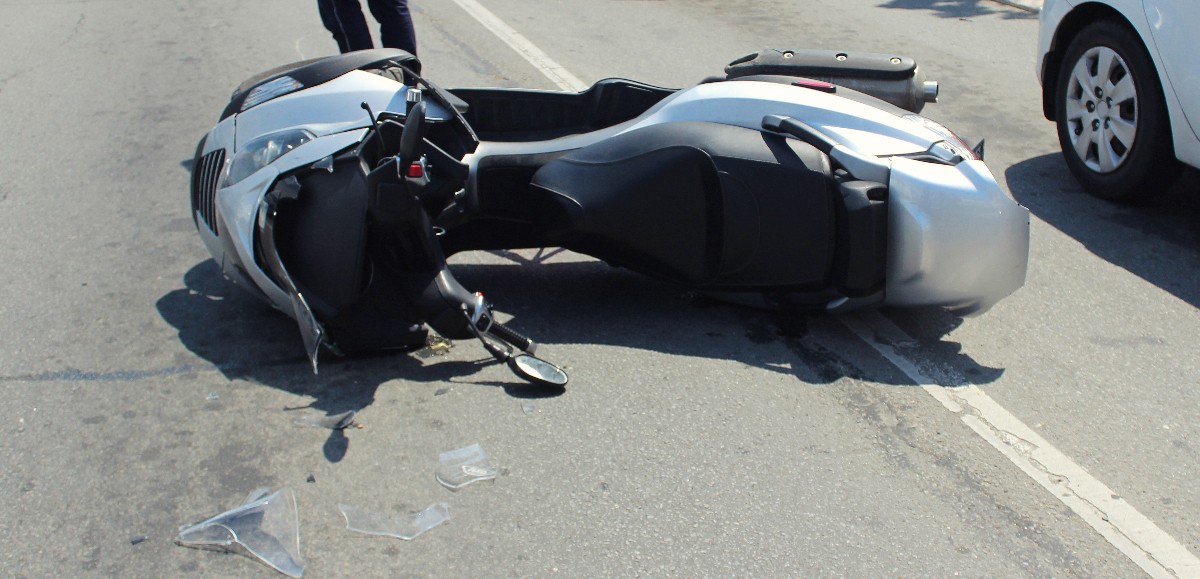 Achicourt : un jeune de 15 ans gravement blessé après une collision entre un scooter et une voiture 