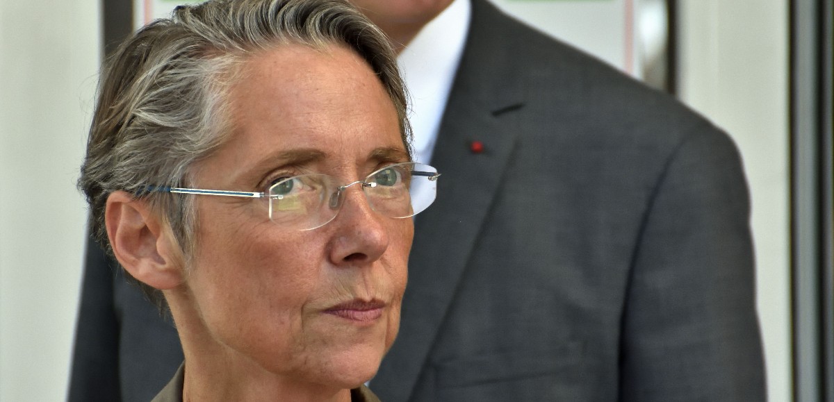 Carburant : Elisabeth Borne annonce la « réquisition des personnels indispensables au fonctionnement des dépôts » d’Esso