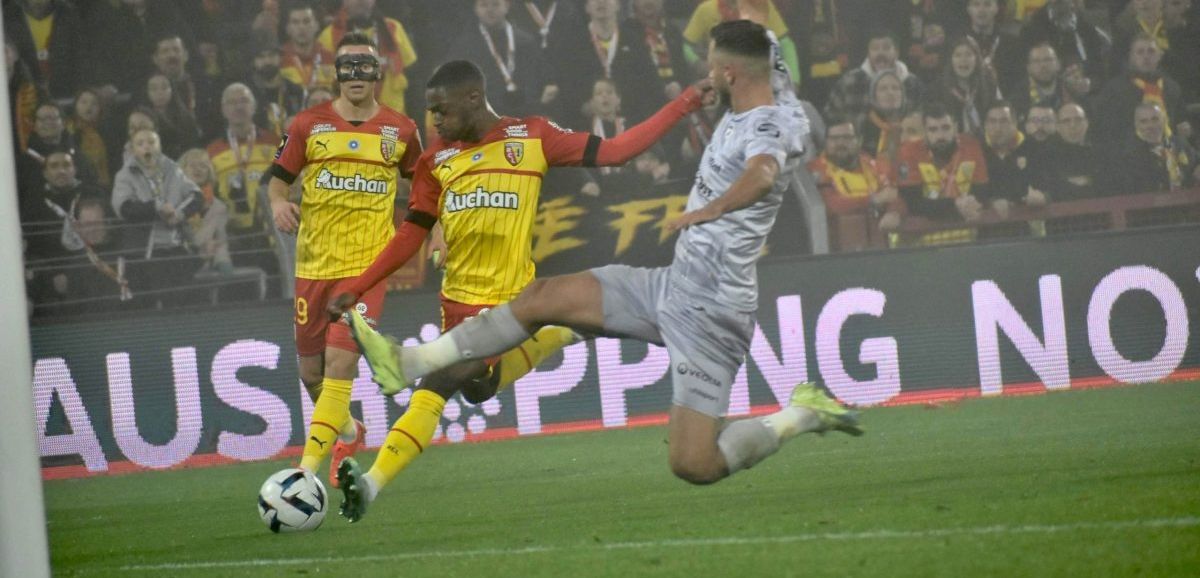 RC Lens-Clermont (2-1) : Lens renverse Clermont et poursuit son sans-faute à domicile
