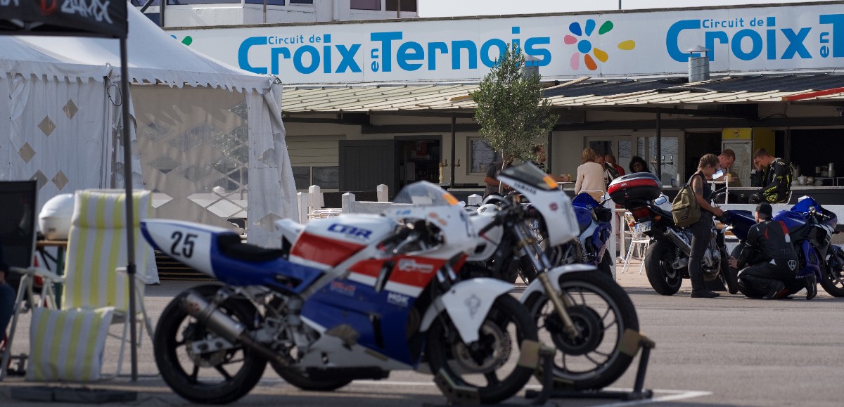 Deux motards gravement blessés après une chute sur le circuit de Croix-en-Ternois
