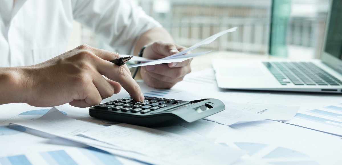 Des experts-comptables consultent gratuitement pour vous aider avec la déclaration de revenus