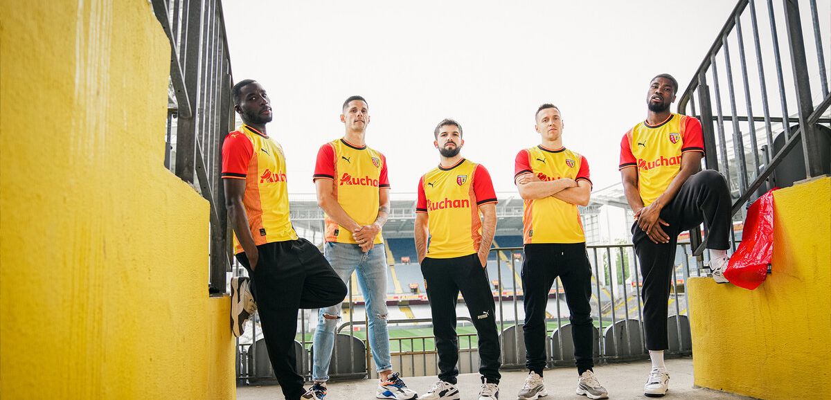 Le RC Lens dévoile son nouveau maillot domicile pour la saison prochaine