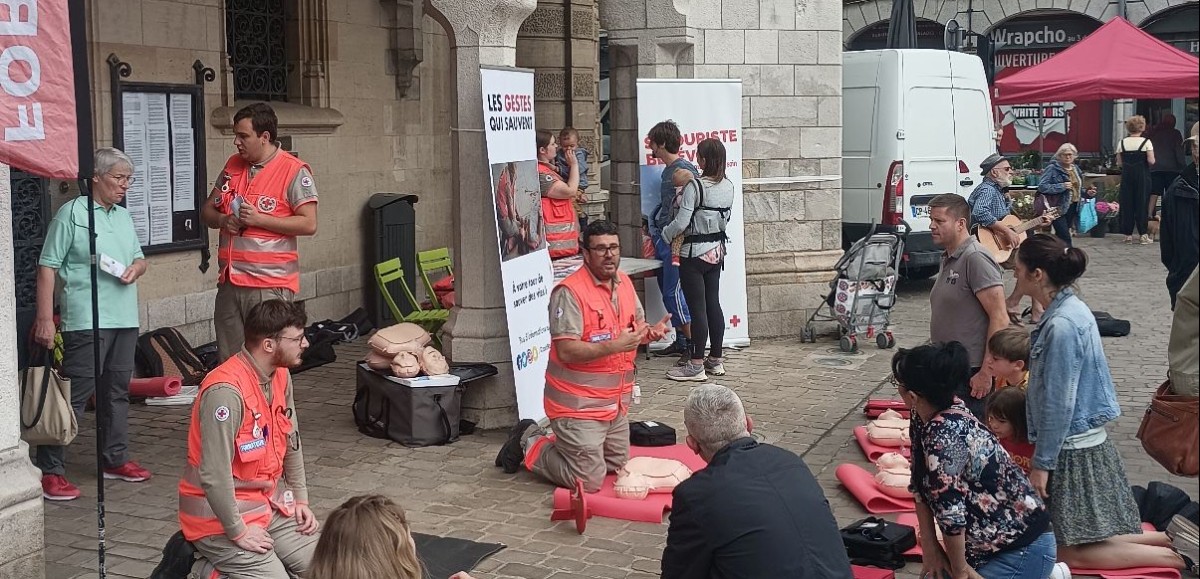 « Il ne faut pas avoir peur d’agir », La Croix Rouge sensibilise aux premiers soins dans l’Artois