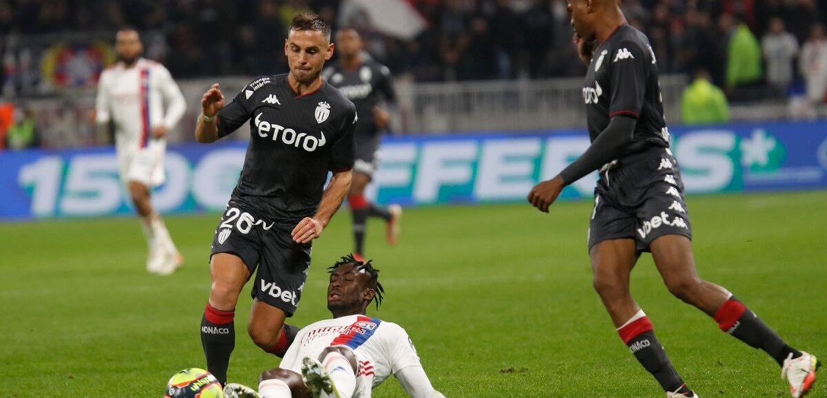 Le RC Lens a coché le nom de Ruben Aguilar pour se renforcer, Montpellier aussi