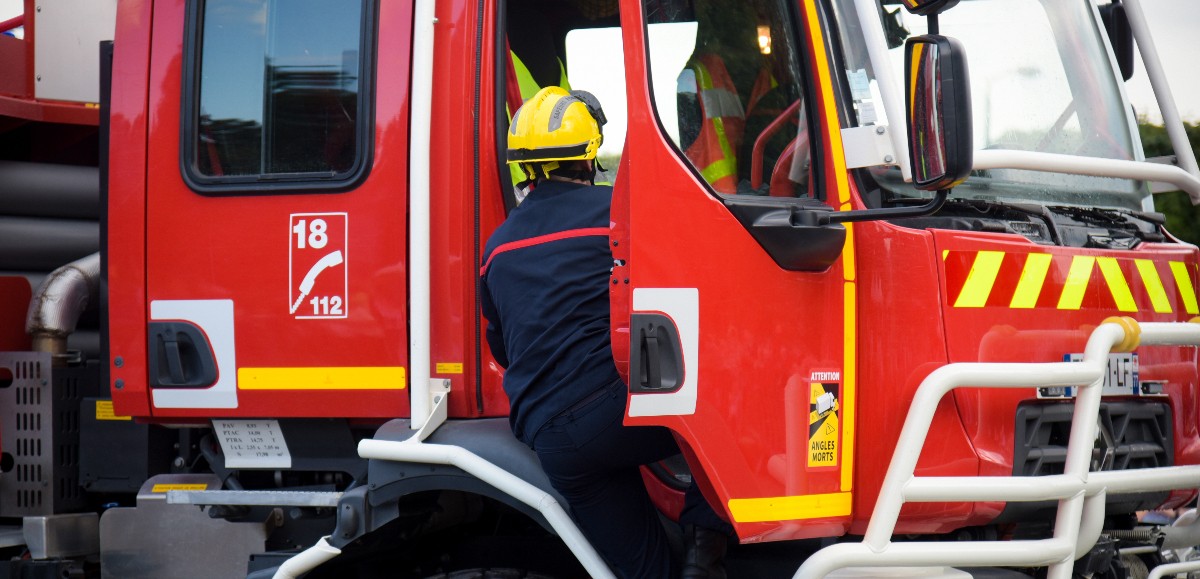 Une trentaine de pompiers mobilisés après un feu d'engin agricole près de Saint-Omer