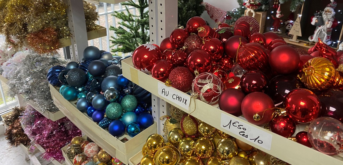 Arras : des articles de Noël de seconde main pour faire des économies   
