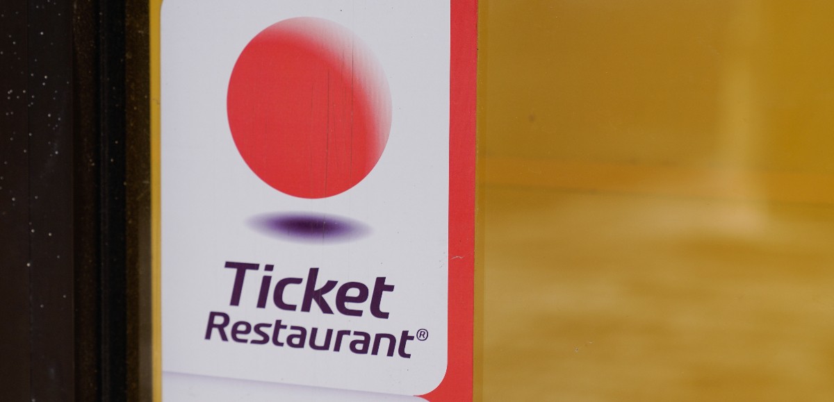 Les restaurateurs contre la prolongation des tickets-restaurant pour les courses 