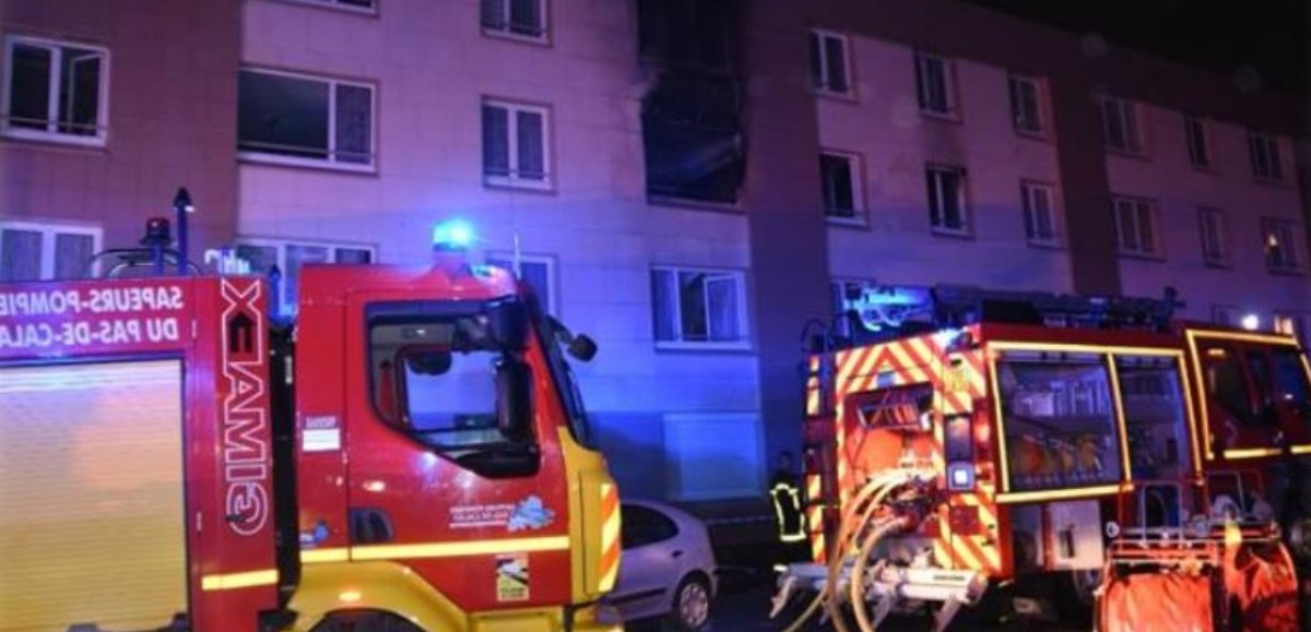Un mort et une femme enceinte gravement blessée dans un important incendie à Longuenesse
