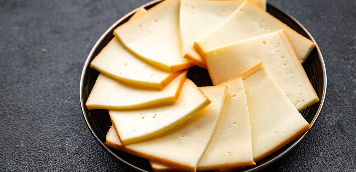 Leclerc, Auchan, Cora… important rappel de fromage à raclette