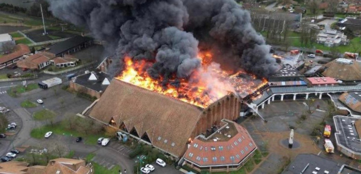 Gravelines : le complexe Sportica détruit par un important incendie  