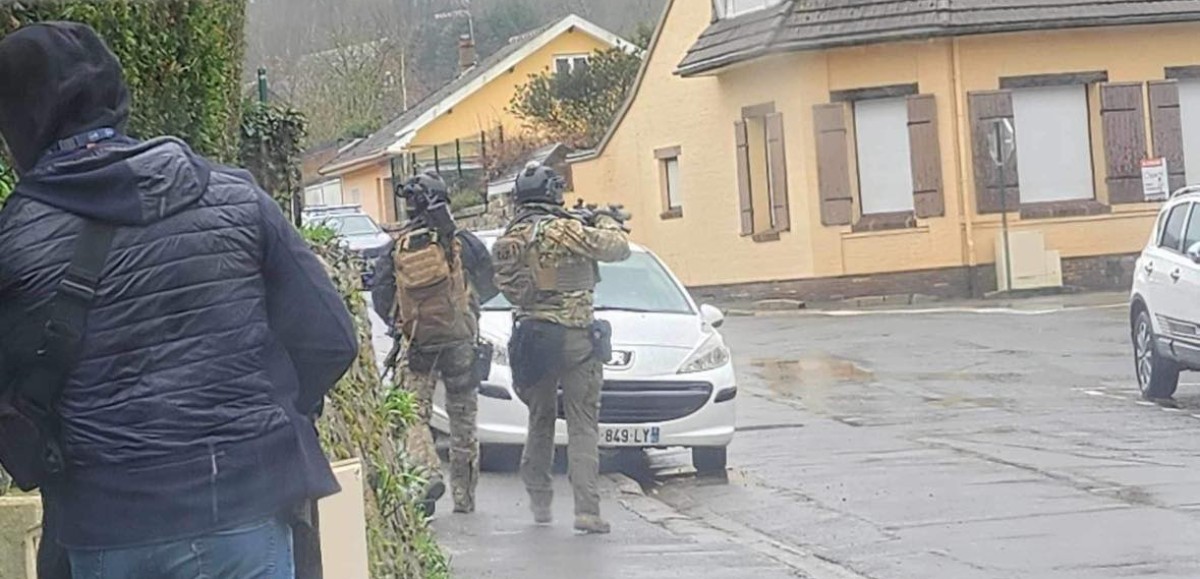 Un homme menace de faire exploser sa maison à Ruitz, le RAID mobilisé