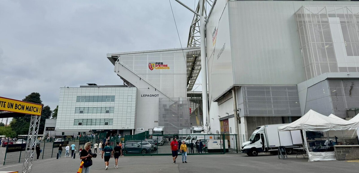« C'est toujours Paris qui décide  » : les supporters lensois vent debout contre le report du choc RC Lens - PSG