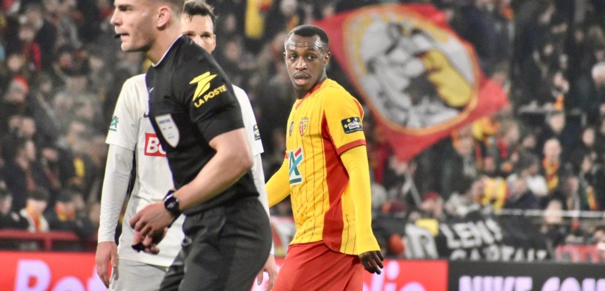 Deux matches ferme pour Saud Abdulhamid après son exclusion à Nice