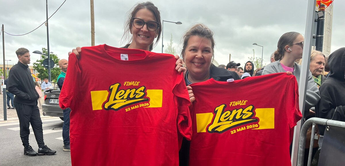 Lens. Finale de la Coupe de France : les supporters lensois se ruent sur les tee-shirts des Red Tigers