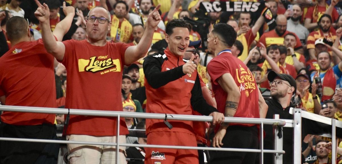 [Photos/vidéos] 4 heures du matin, Bollaert en liesse pour accueillir ses vainqueurs de la Coupe de France