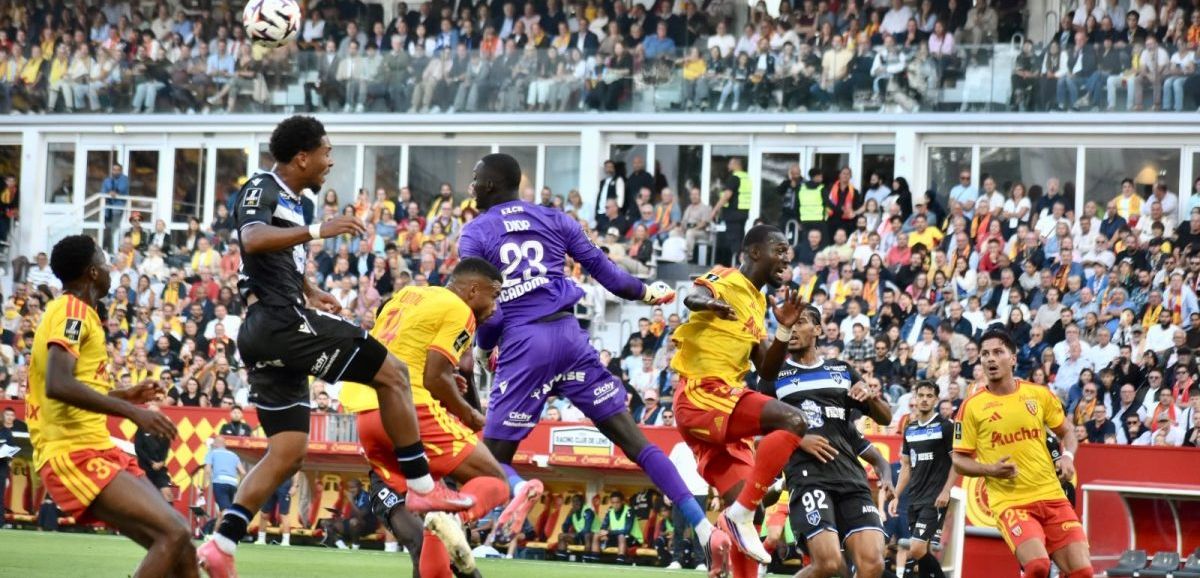 Lens-Lorient : Une maîtrise à améliorer avant d’avoir la tête dans les étoiles de la Ligue des Champions